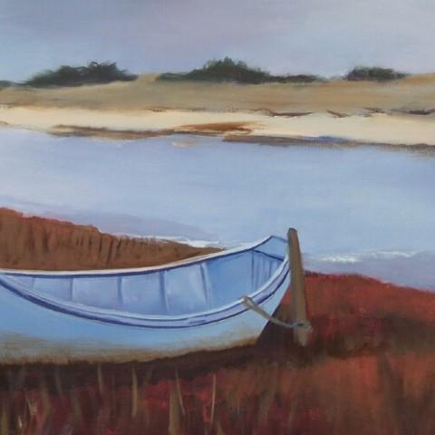 一幅画，画的是一只小船停在岸边的水边